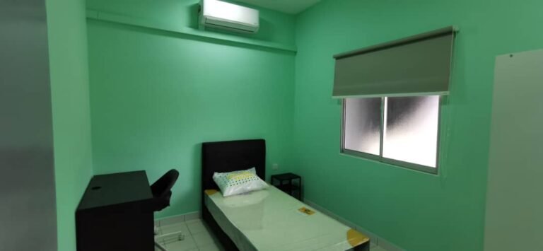 Small Room 6